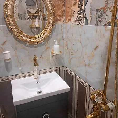 Apartment Vip Antique A1 *